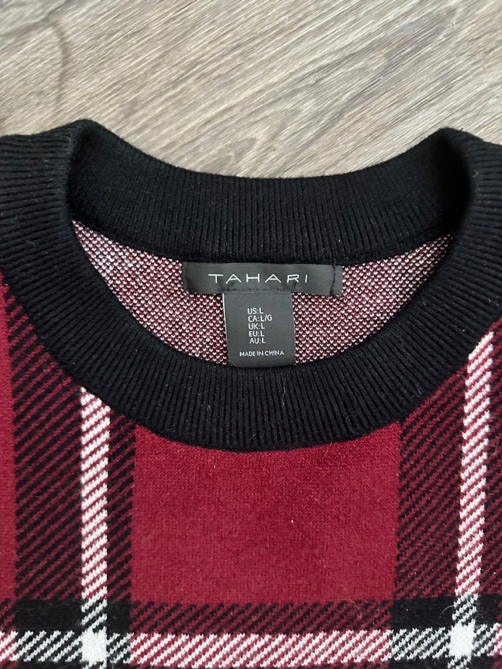 Tahari Women’s Plaid Sweater Size L Red Black Crewneck NWT Cozy Chic - Picture 9 of 13